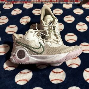 Men’s Nike basketball shoes